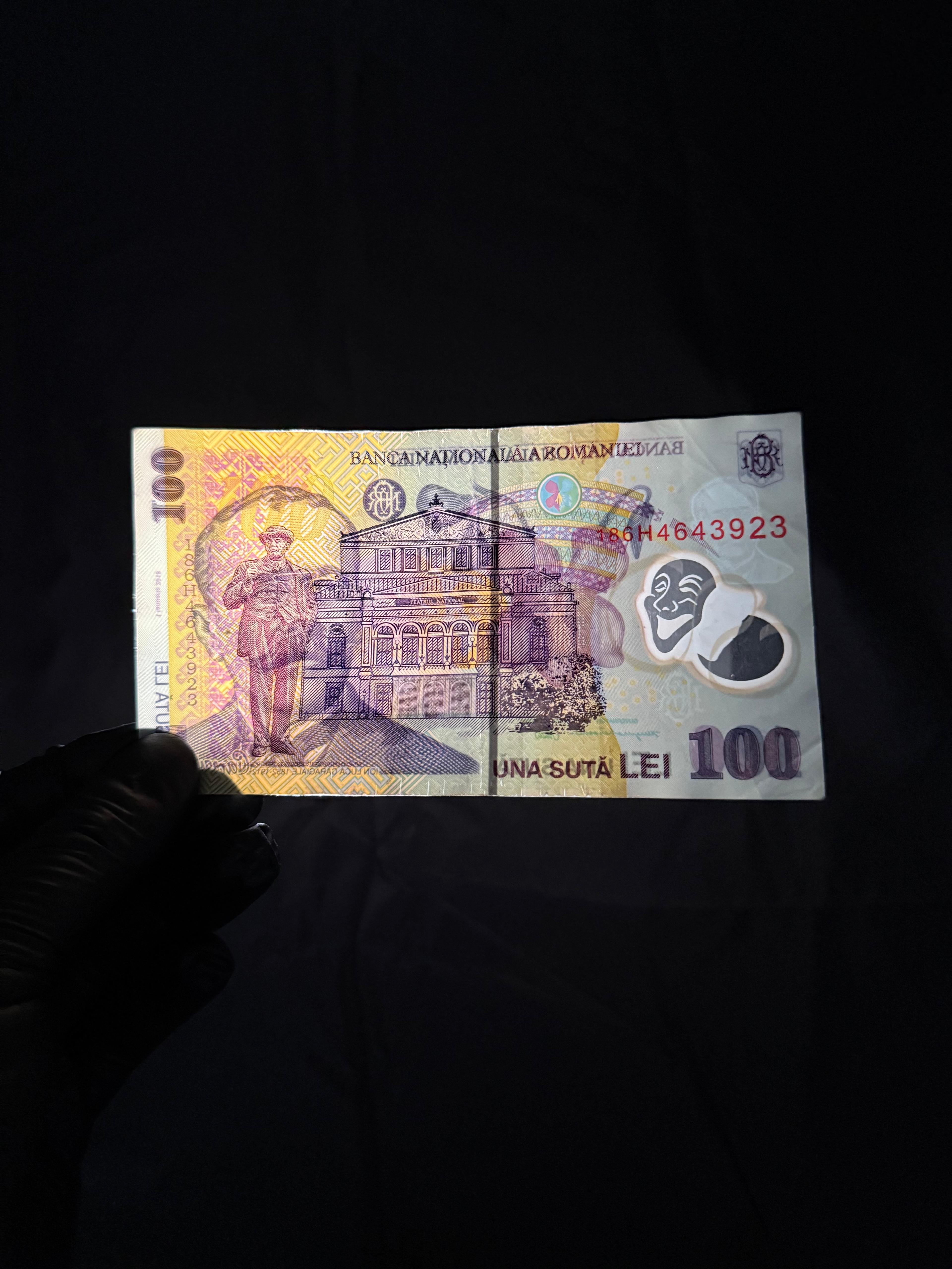 100 RON Banknotes