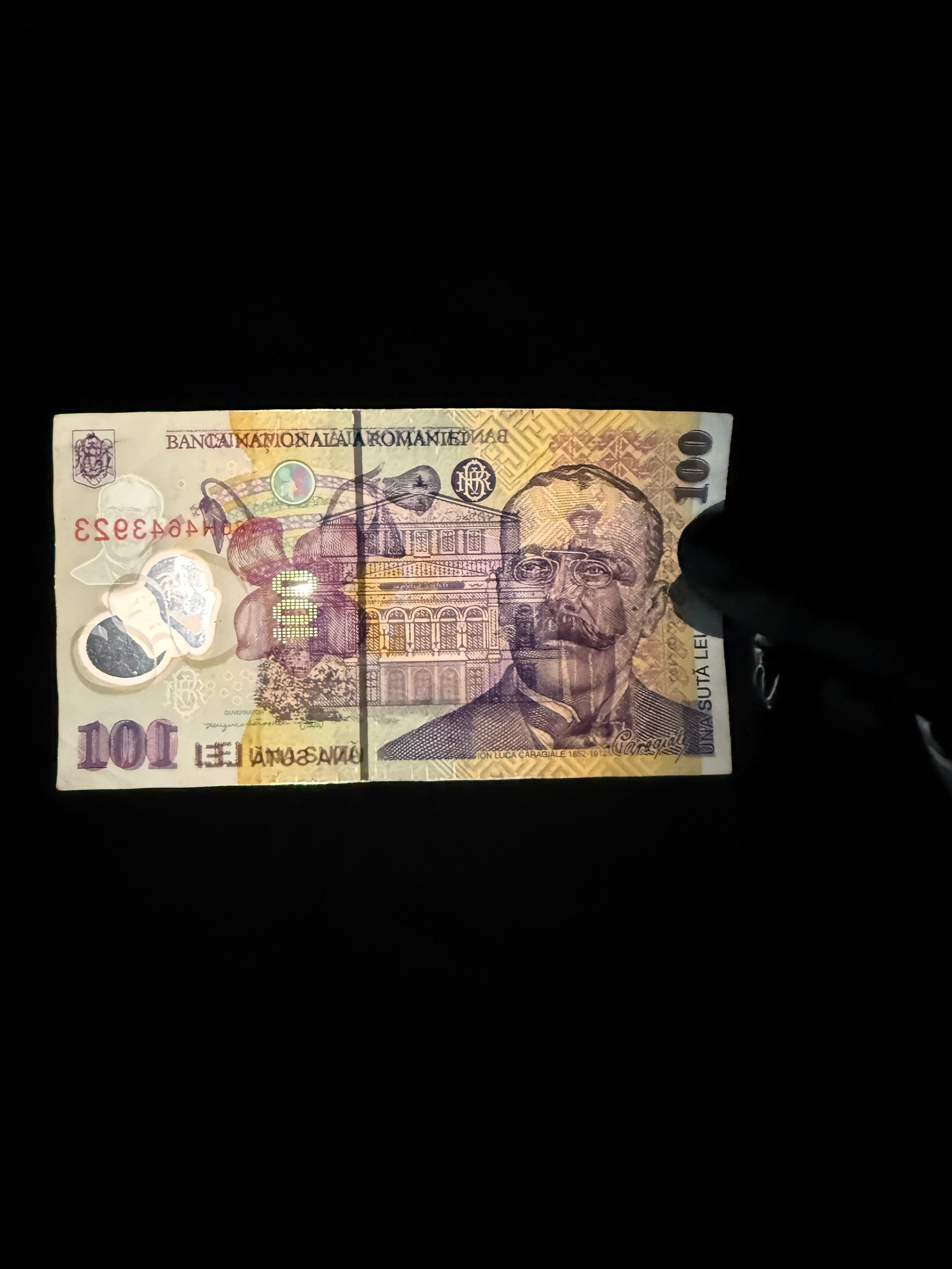 100 RON Banknotes